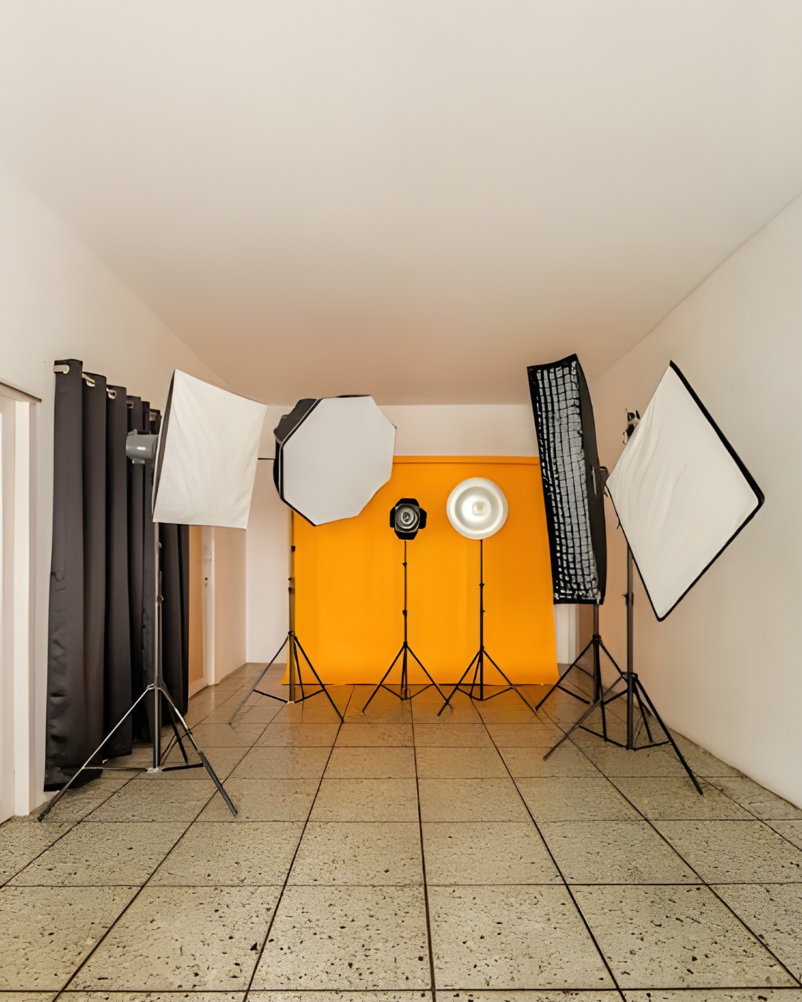 Photo Studio in Kodambakkam Chennai with quality lights
