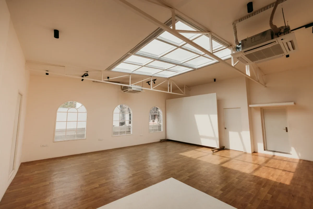 Daylight Photo Studio in Nungambakkam, Chennai with equipments