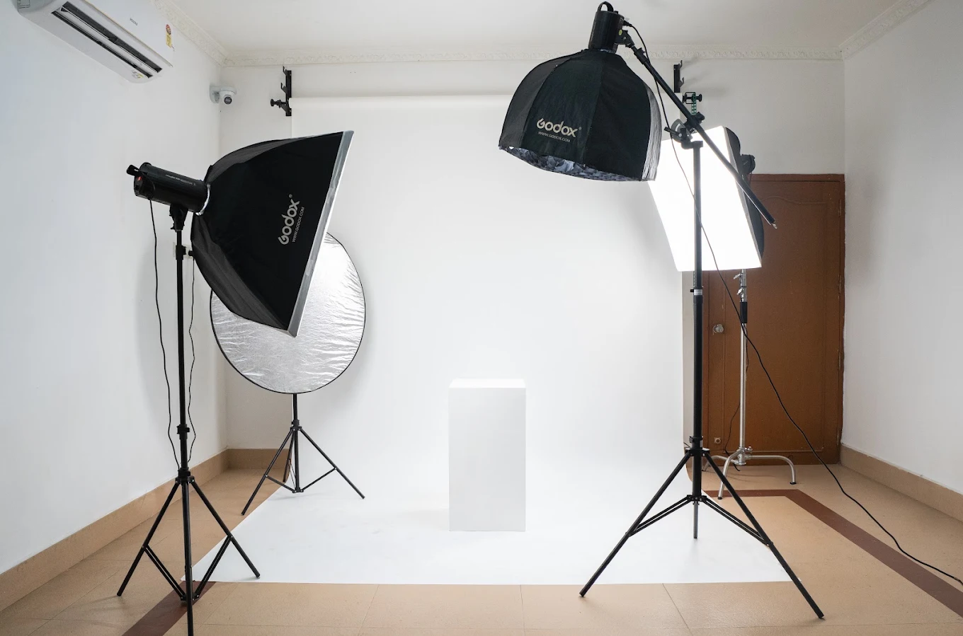 Photo Studio in Virugambakkam, Chennai with props